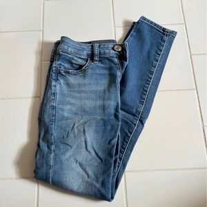 American Eagle Skinny Jeans.